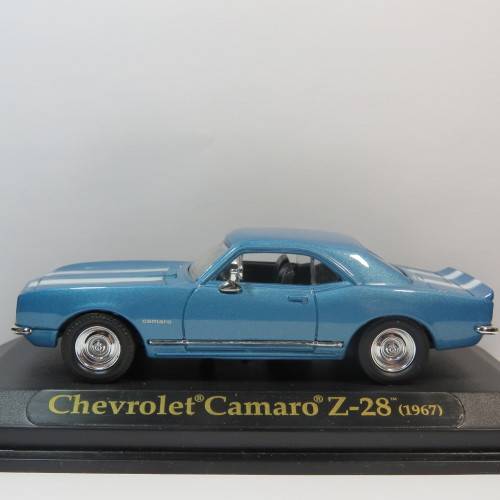 Road Signature 1967 Chevrolet Camaro Z-28 model car in box - Scale 1/43