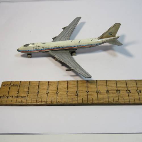 Playart Boeing 747 SAL "Suid-Afrikaanse Lugdiens" die-cast plane - Missing wheel