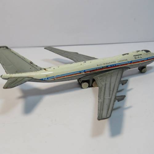 Playart Boeing 747 SAL "Suid-Afrikaanse Lugdiens" die-cast plane - Missing wheel