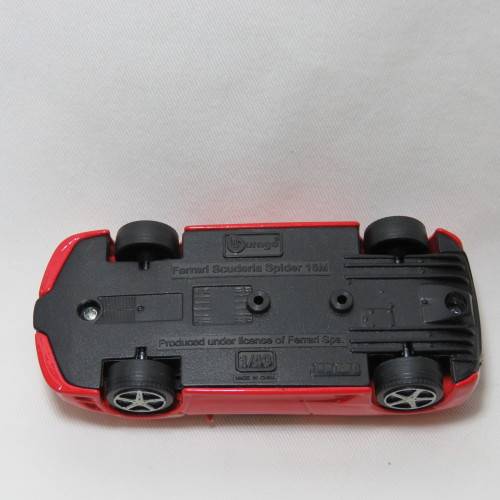 Bburago Ferrari Scuderia Spider 16M model car - Scale 1/43
