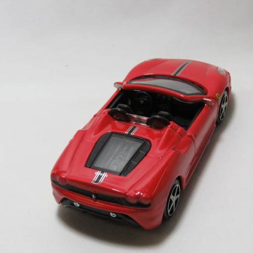 Bburago Ferrari Scuderia Spider 16M model car - Scale 1/43