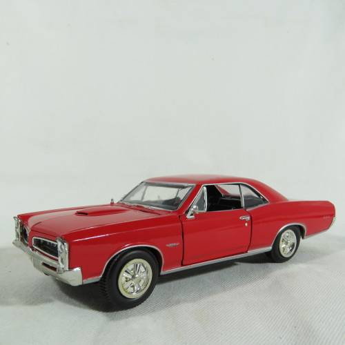 NewRay 1966 Pontiac GTO model car - Scale 1/24