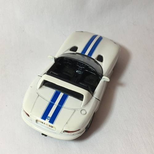 Maisto Dodge Viper RT/10 model car - Scale 1/39