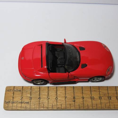 Maisto Dodge Viper model car - Scale
