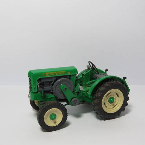 1950 Ferrari F2 model tractor - Universal Hobbies - Scale 1/43