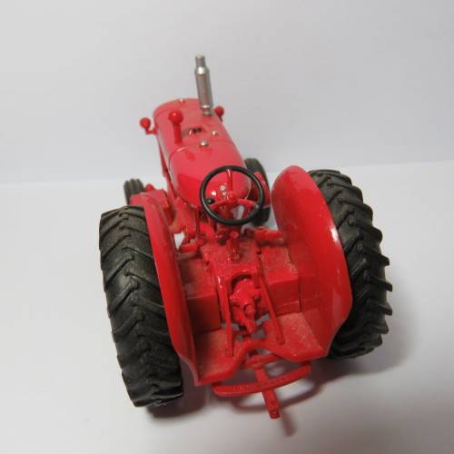1949 McCormick WD 9 Diesel Standard model tractor - Universal Hobbies - Scale 1/43