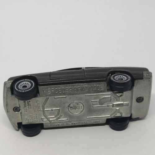 Siku #1054 Mercedes-Benz 190 E model car