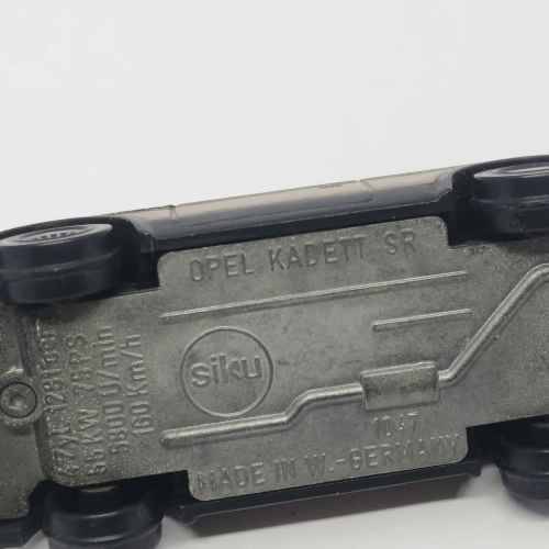 Siku #1047 Opal Kadett SR model car
