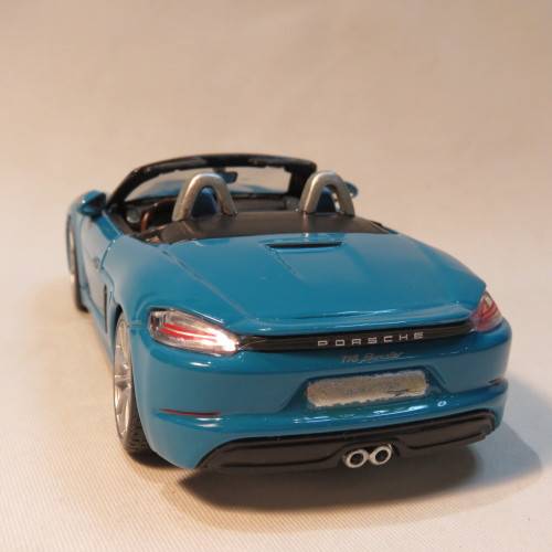 Bburago Porsche 718 Boxster model car - Interior repainted - Scale 1/24