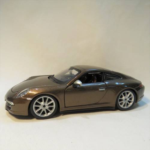 Bburago Porsche 911 Carrera S model car - Scale 1/24