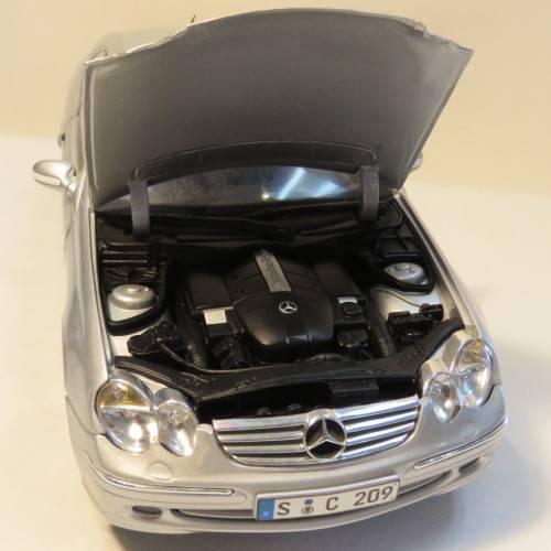 Kyosho Mercedes-Benz CLK coupe model car - Scale 1/18