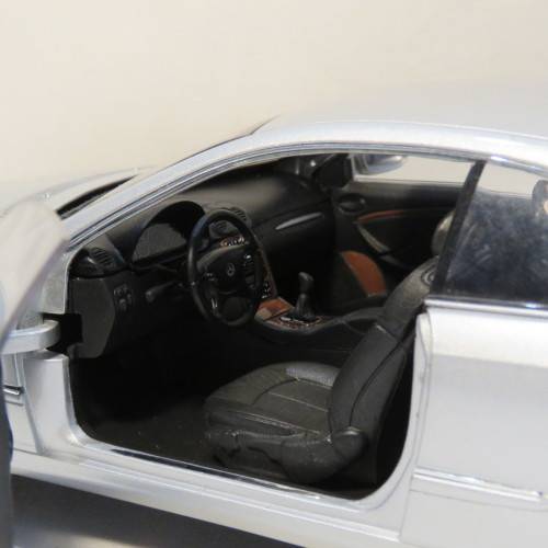 Kyosho Mercedes-Benz CLK coupe model car - Scale 1/18