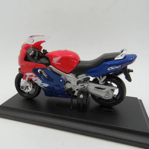 Maisto Honda CBR 600 F die-cast motorcycle - Scale 1/18 in box