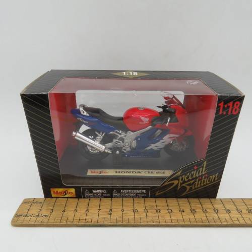 Maisto Honda CBR 600 F die-cast motorcycle - Scale 1/18 in box