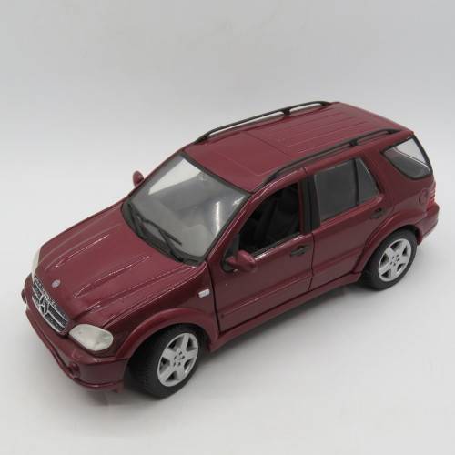 Maisto Mercedes-Benz ML55 AMG model car - scale 1/18