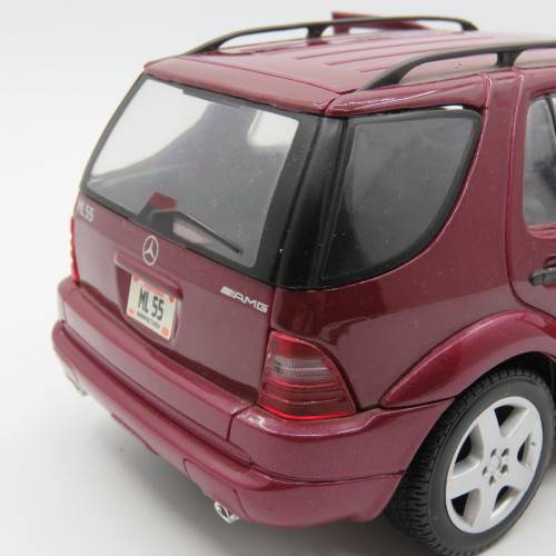 Maisto Mercedes-Benz ML55 AMG model car - scale 1/18