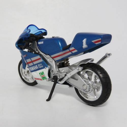Welly Yamaha TZ250M die-cast motorcycle - scale 1/18 - tyres repaired