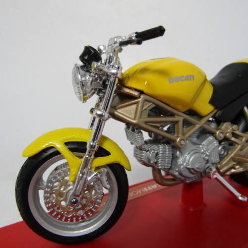Maisto Ducati Monster 900 die-cast motorcycle - scale 1/18 in box