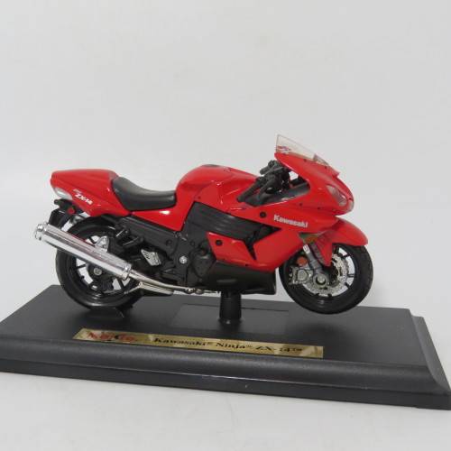 Maisto Kawasaki Ninja ZX-14 die-cast motorcycle - Scale 1/18 in box
