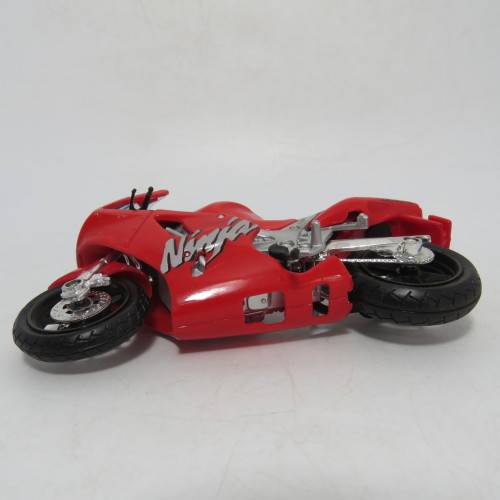 Maisto Kawasaki ZX-7R Ninja model motorcycle - Scale 1/18