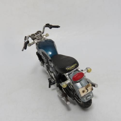 Maisto Triumph 900 Thunderbird model motorcycle - Scale 1/18