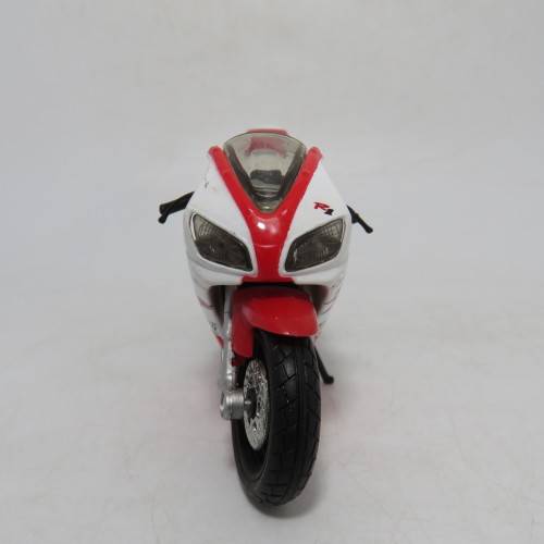 Maisto Yamaha YZF R1 model motorcycle - Scale 1/18