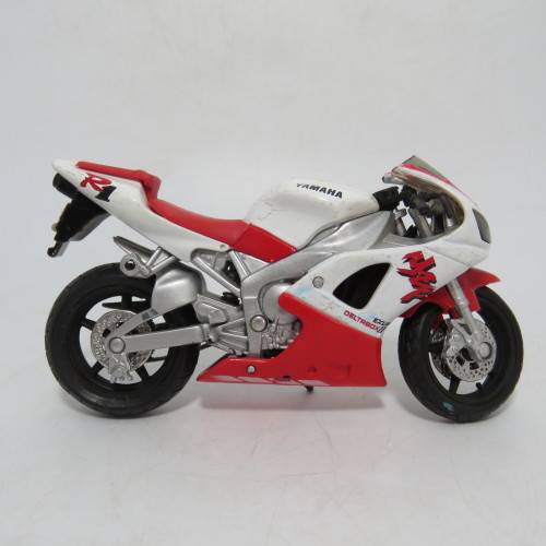 Maisto Yamaha YZF R1 model motorcycle - Scale 1/18