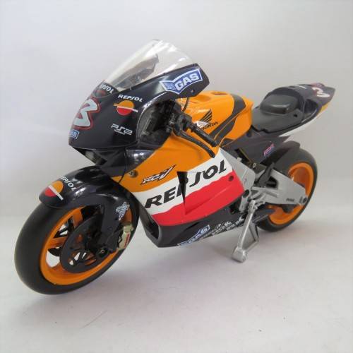 NewRay 2005 Honda RC211V Team Repsol model motorcycle - #3 Max Biaggi - Scale 1/12 - MotoGP
