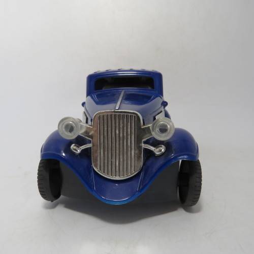 Musical Battery operated toy car - Lights, sound and opening roof and doors