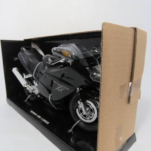 Automaxx Premium Honda CBR 1100 XX model motorcycle in box - Scale 1/12