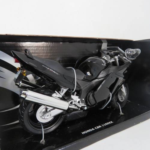 Automaxx Premium Honda CBR 1100 XX model motorcycle in box - Scale 1/12