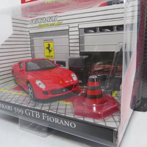 Bburago Race and Play garage Ferrari 599 GTB Fiorano model car - Scale 1/43