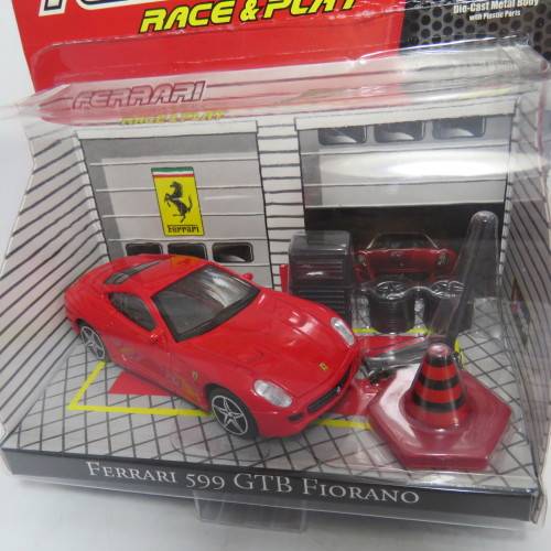 Bburago Race and Play garage Ferrari 599 GTB Fiorano model car - Scale 1/43