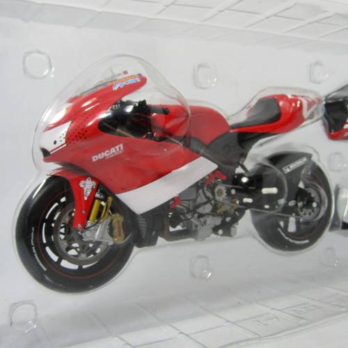 MiniChamps Ducati Desmosedici MotoGP 2003 model motorcycle - #12 Troy Bayliss - scale 1/12 in box
