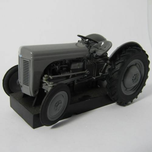 Universal Hobbies Ferguson TEA 20 die-cast model tractor - scale 1/43