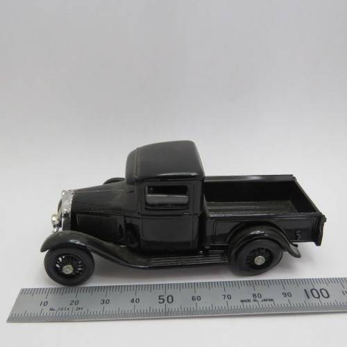 Eligor 1932 Ford pickup truck model car - Scale 1/43