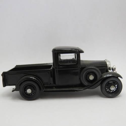 Eligor 1932 Ford pickup truck model car - Scale 1/43