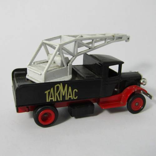 Lledo Days Gone 1934 Mack Crane truck - Tarmac - DG 40