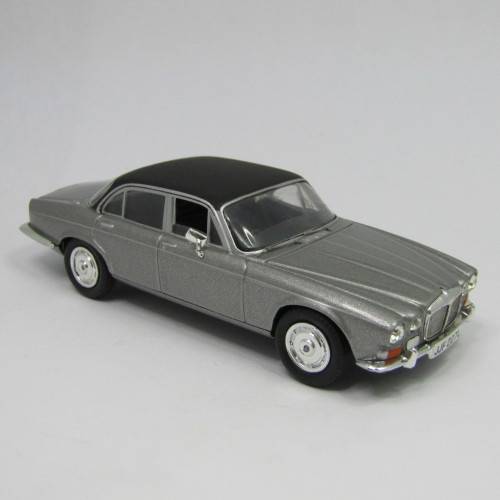 Lledo Vanguards Jaguar XJ6 Diamler Sovereign die-cast model car - scale 1/43