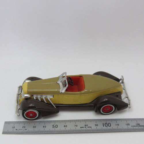 Matchbox 1935 Auburn 851 Supercharged Speedster die-cast model car - Y-19 Models of Yesteryear