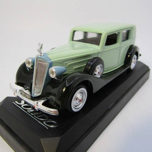 Solido #4047 Packard Sedan model car - in case scale 1/43