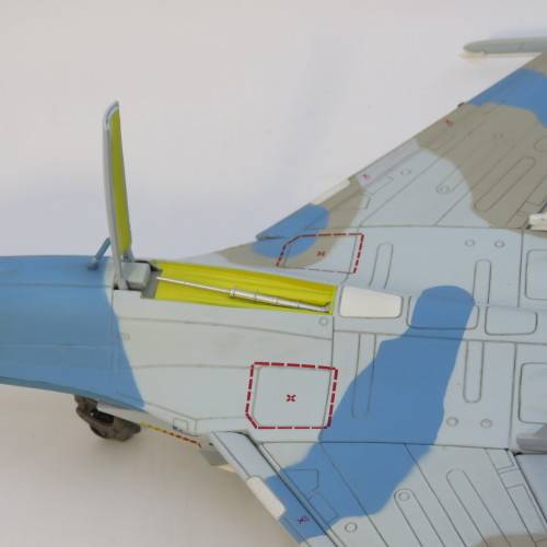GainCorp Russian Sukhoi Su-27 Flanker die-cast model plane - Scale 1/72