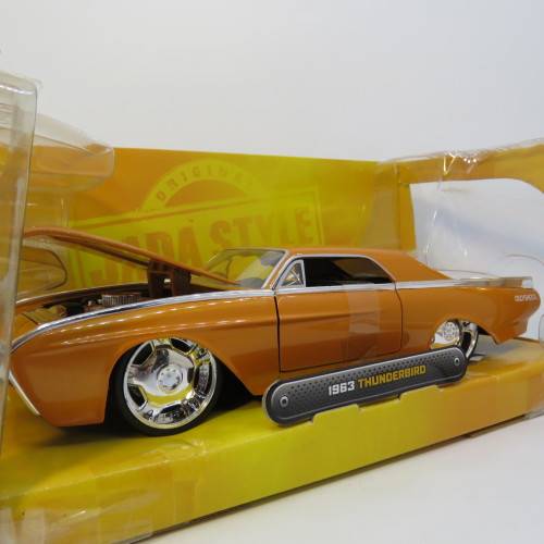 Jada Toys DUB City Old School 1963 Ford Thunderbird model car in box - Scale 1/24