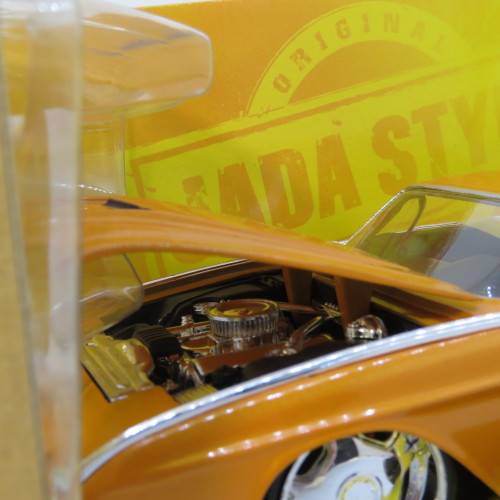 Jada Toys DUB City Old School 1963 Ford Thunderbird model car in box - Scale 1/24