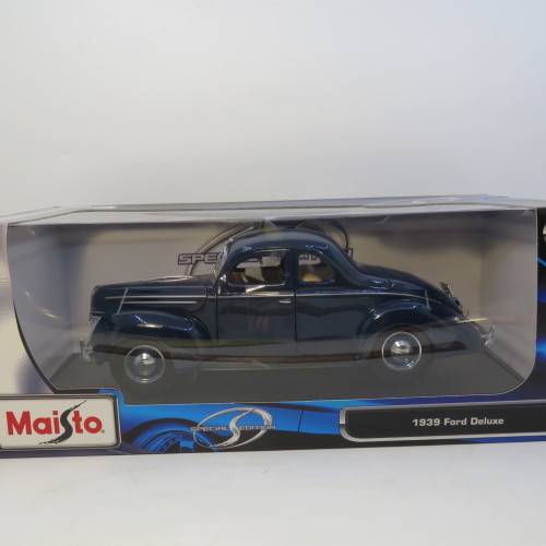 Maisto 1939 Ford Deluxe model car in box - Scale 1/18