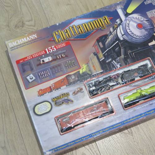 Bachmann Chattanooga HO-Scale train set - Some small pieces missing - Includes extra tracks