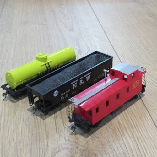 Bachmann Chattanooga HO-Scale train set - Some small pieces missing - Includes extra tracks