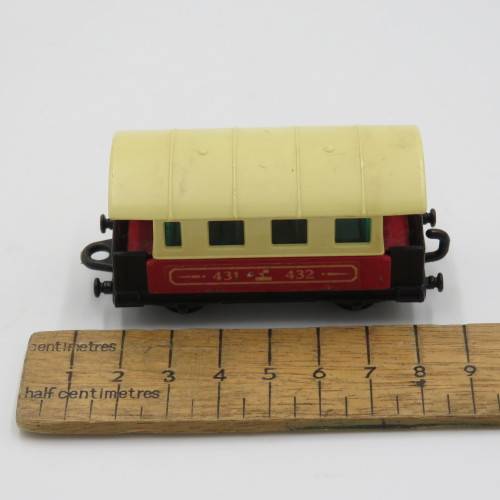 Matchbox Superfast #44 Passenger coach toy train car