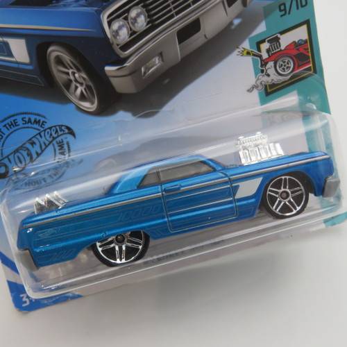 Lot of 5 Hot Wheels toy cars in packs