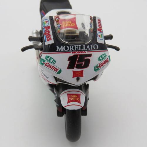 Maisto Honda RC212V San Carlo MotoGP model motorcycle - #15 Alex de Angelis - Scale 1/18